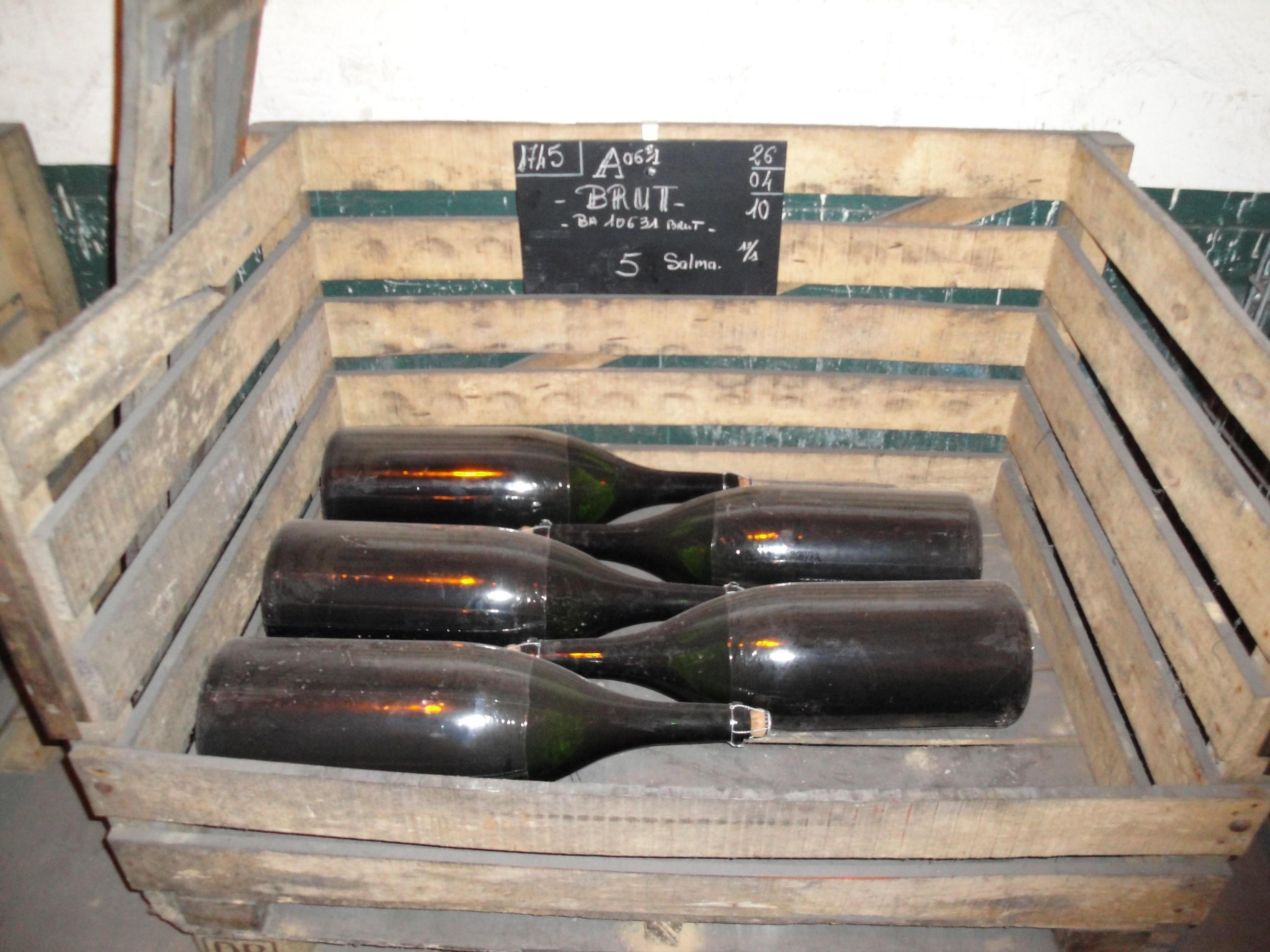 Salmanazar 9 litre wine bottle